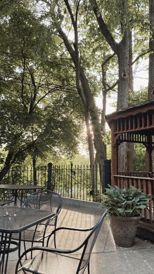 The Ginkgo Tree Bed & Breakfast Mount Pleasant Exterior photo