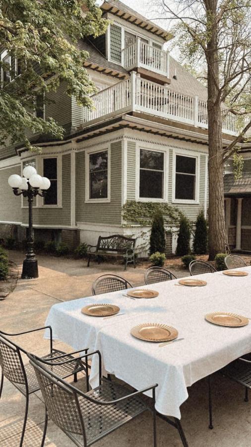 The Ginkgo Tree Bed & Breakfast Mount Pleasant Exterior photo