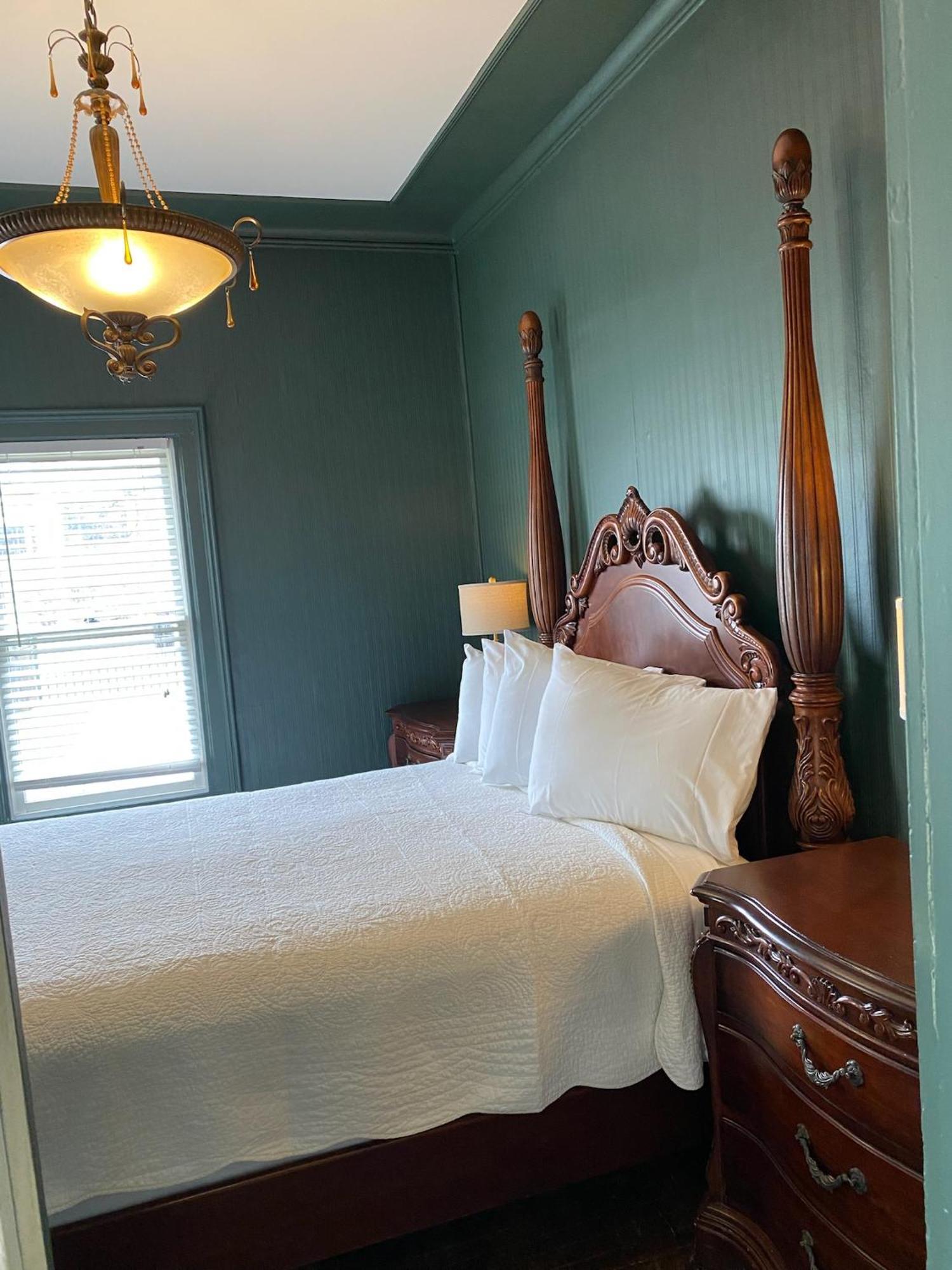 The Ginkgo Tree Bed & Breakfast Mount Pleasant Exterior photo