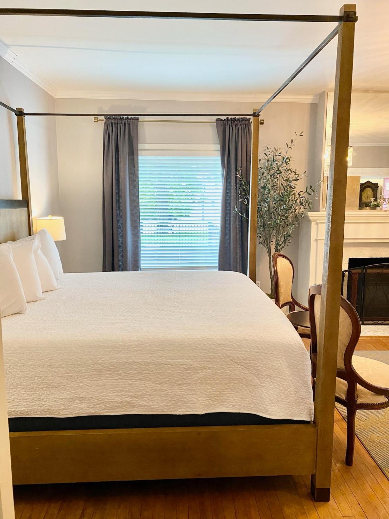 The Ginkgo Tree Bed & Breakfast Mount Pleasant Exterior photo