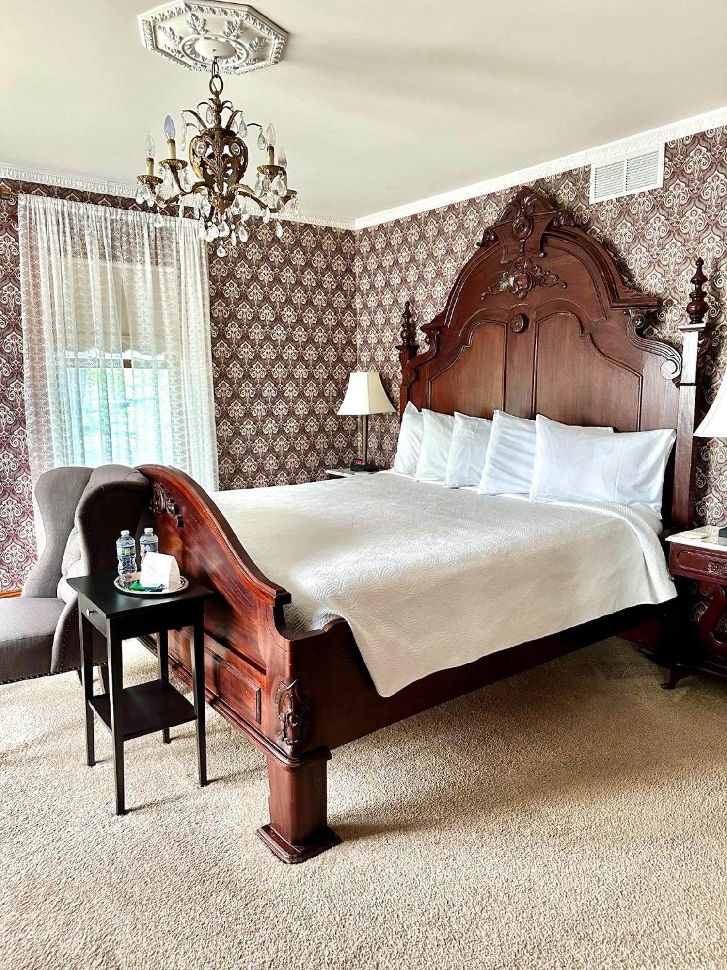 The Ginkgo Tree Bed & Breakfast Mount Pleasant Exterior photo