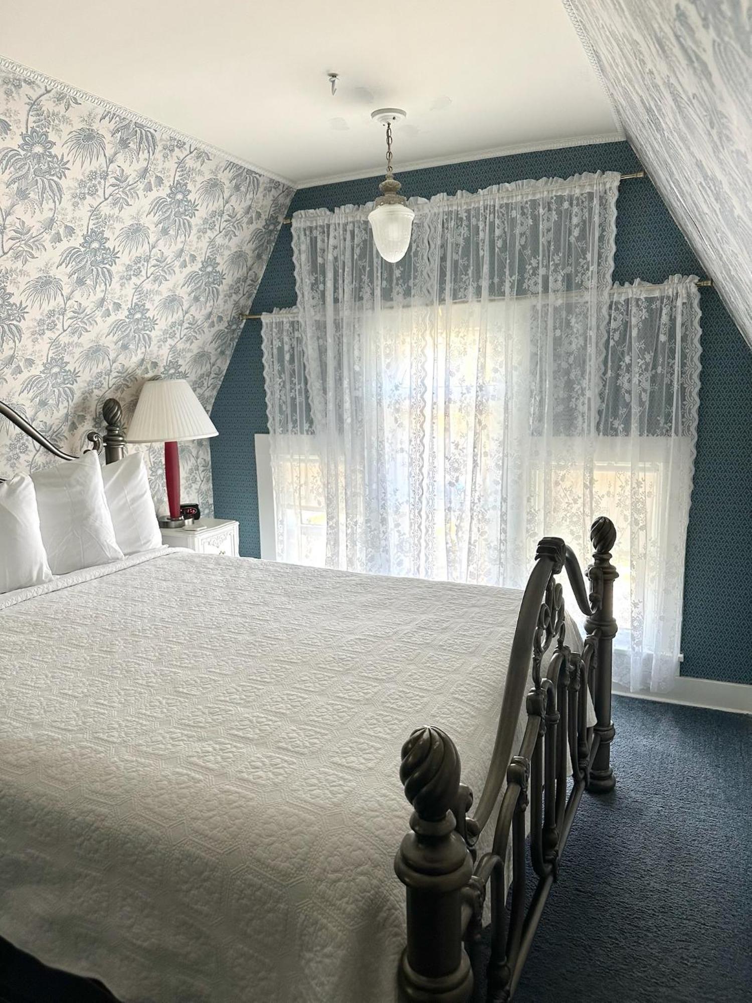 The Ginkgo Tree Bed & Breakfast Mount Pleasant Exterior photo
