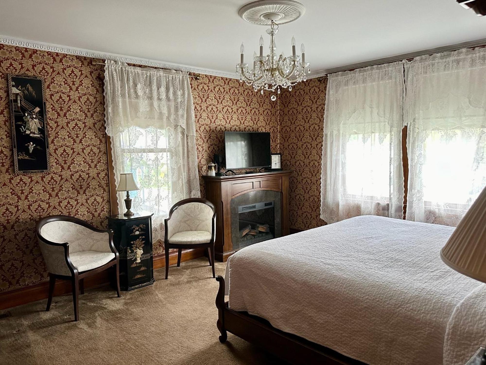The Ginkgo Tree Bed & Breakfast Mount Pleasant Exterior photo