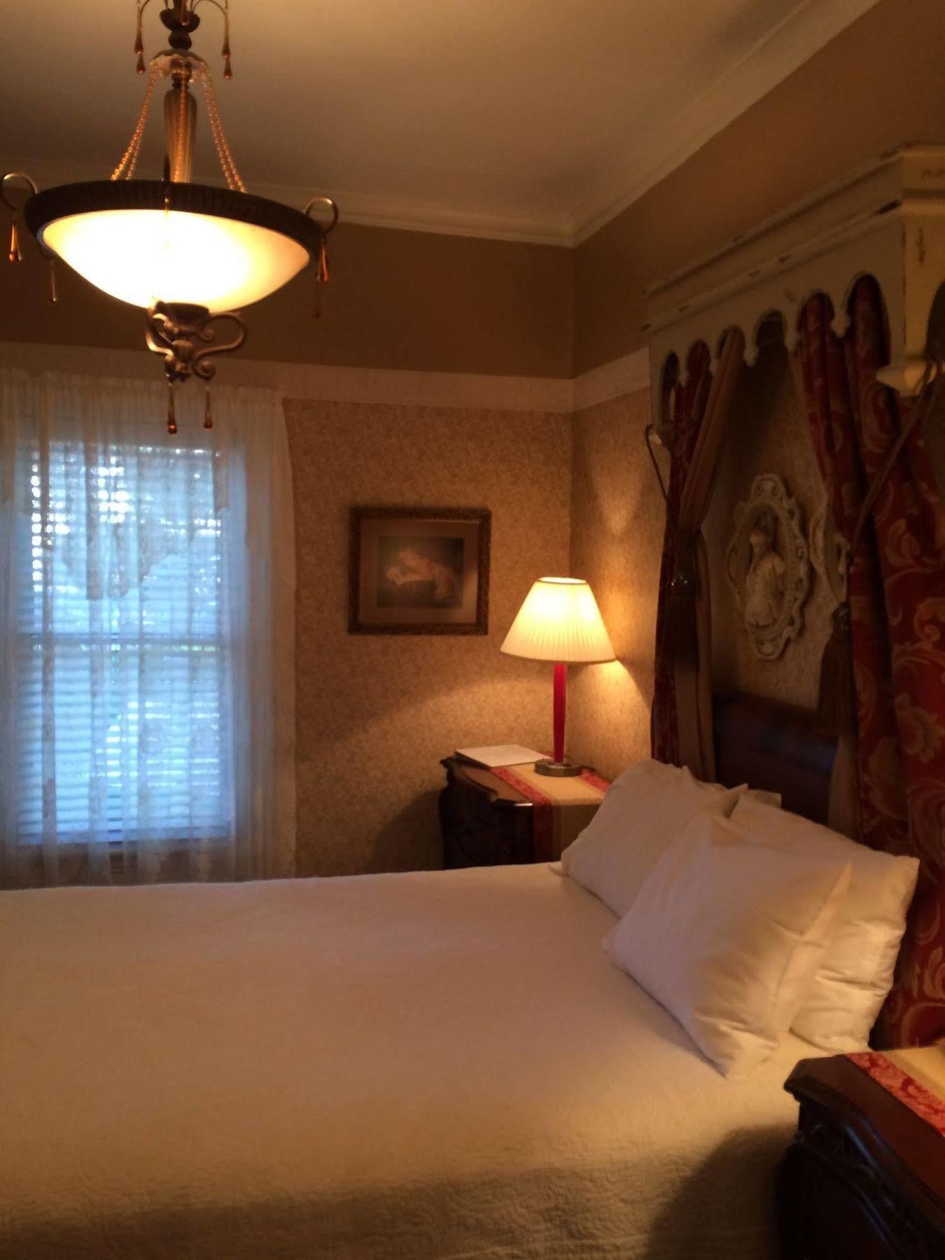 The Ginkgo Tree Bed & Breakfast Mount Pleasant Exterior photo